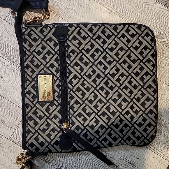Tommy Hilfiger Handbags - Tommy Hilfiger Blue And Tan Crossbody Purse